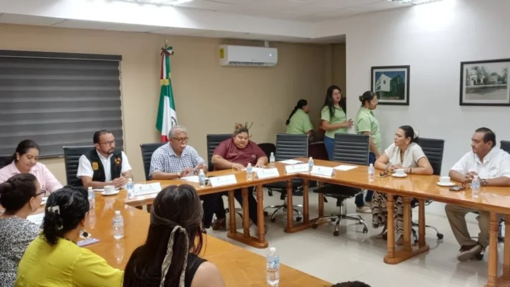 Servicios de Salud y y Consejo Coordinador Empresarial de Carmen acordaron impulsar cobertura de vacunación.