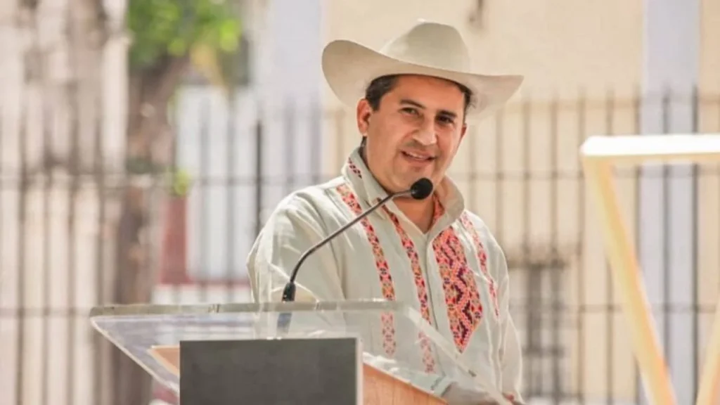 Carlos Manzo, alcalde de Uruapan, realizó una polémica declaración al pedir que denuncien a sus familiares delincuentes.