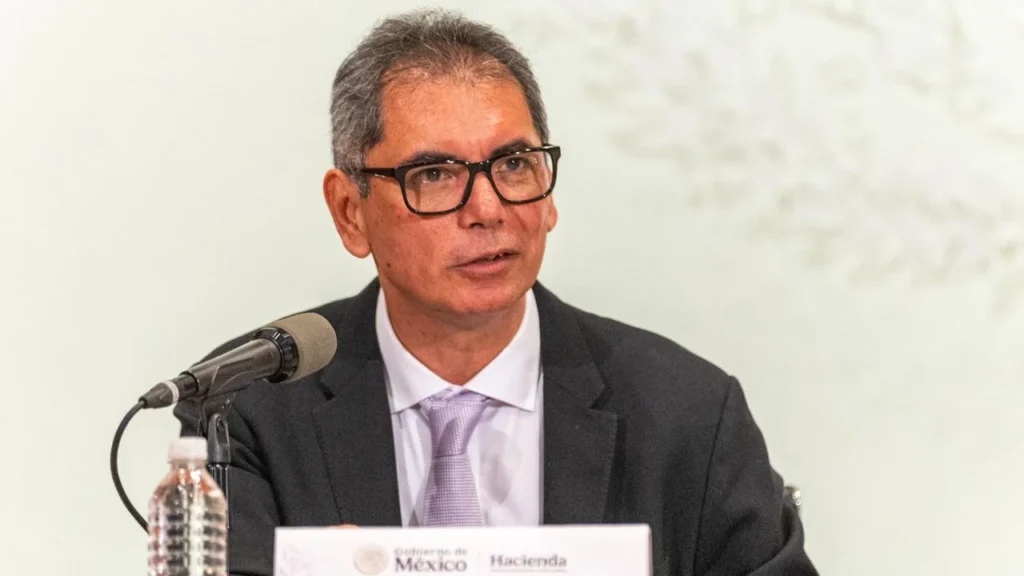 El secretario de Hacienda habló sobre el aumento del impuesto a refrescos y cigarros en el Paquete Económico 2026.