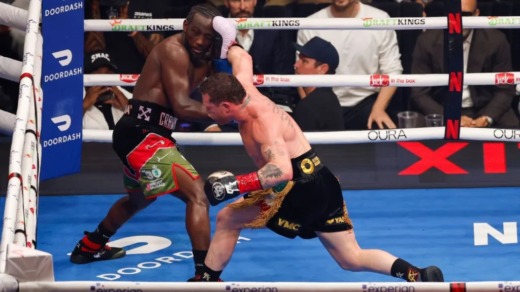 Saúl Canelo Álvarez perdió su jerarquía de campeón absoluto de los Supermedianos, superado de principio a fin por Terence Crawford.
