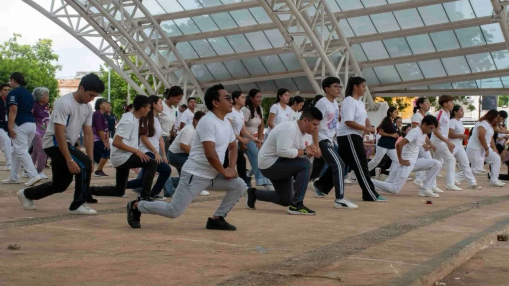 La Secretaría de Salud, conmemoró el Día Mundial del Corazón 2025, con actividad física en las instalaciones del Domo del Jaguar.