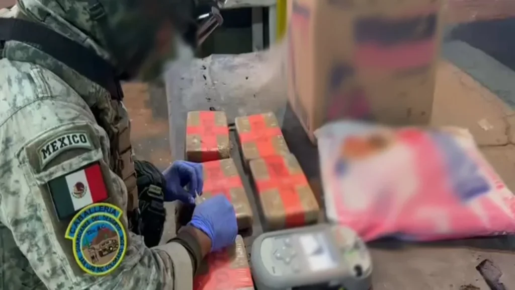 Aseguran cargamento de meta y fentanilo oculto en detergente