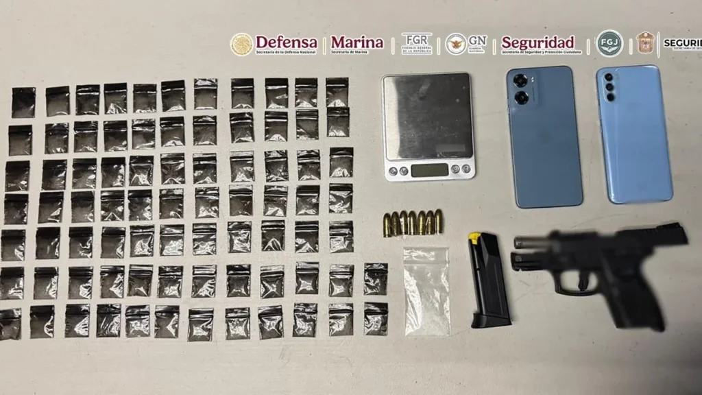 Elementos de seguridad detuvieron a Bryan “N”, presunto integrante del grupo delictivo de 'La Familia Michoacana'.