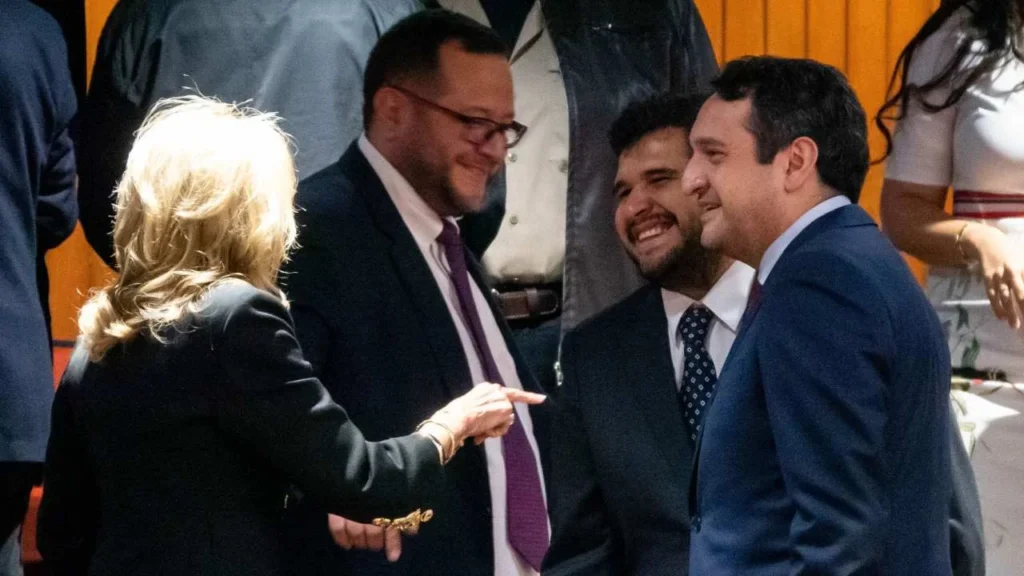 La audiencia incidental por el juicio de amparo, tramitado a favor de Andrés y Gonzalo López Beltrán, se defirió por un juzgado federal de Zacatecas.