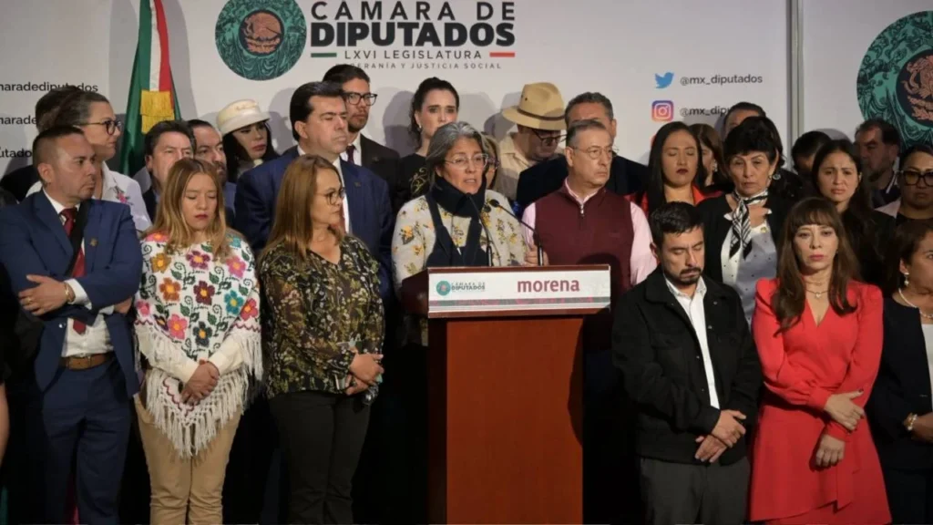 La diputada federal de Morena, Claudia Garfias, denuncia una agresión presuntamente por gente que envió un diputado local del Edomex.