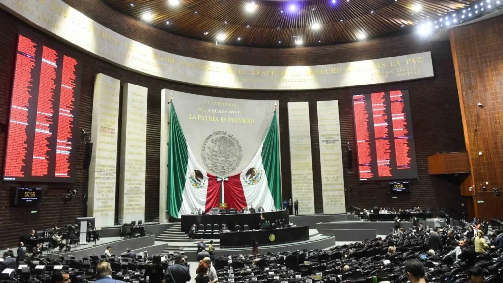 Con 348 votos a favor, 98 en contra y cero abstenciones, se avaló el dictamen.