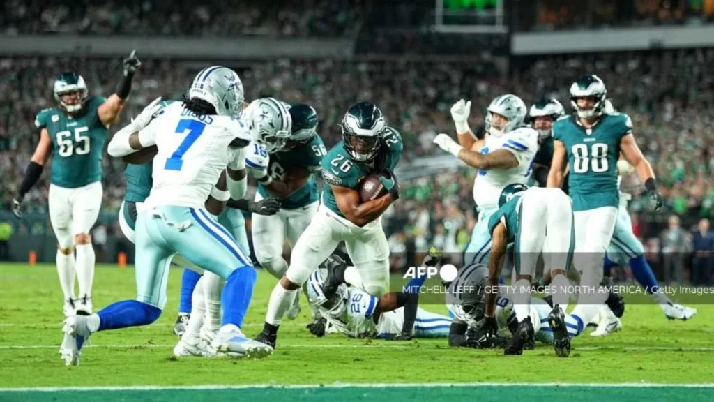 Los Eagles comenzaron la defensa de su título con un triunfo en el arranque de la nueva temporada de la NFL.