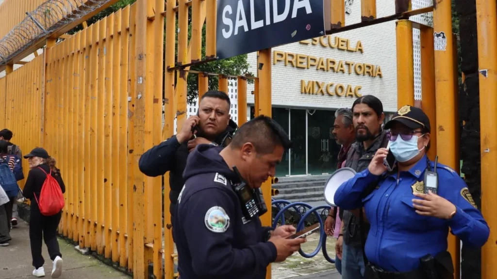 Amenazas de bomba, de agresiones y contra la vida de los estudiantes han florecido en las escuelas de la UNAM tras crimen en CCH Sur.