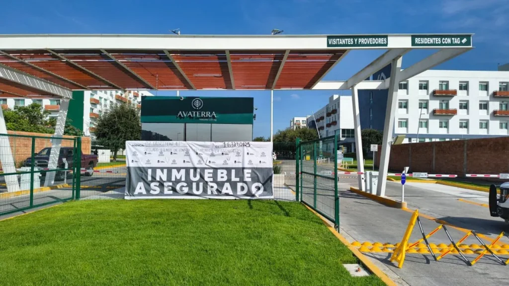 La Fiscalía de Jalisco aseguró departamentos en Villas Panamericanas de Guadalajara por presunto fraude.