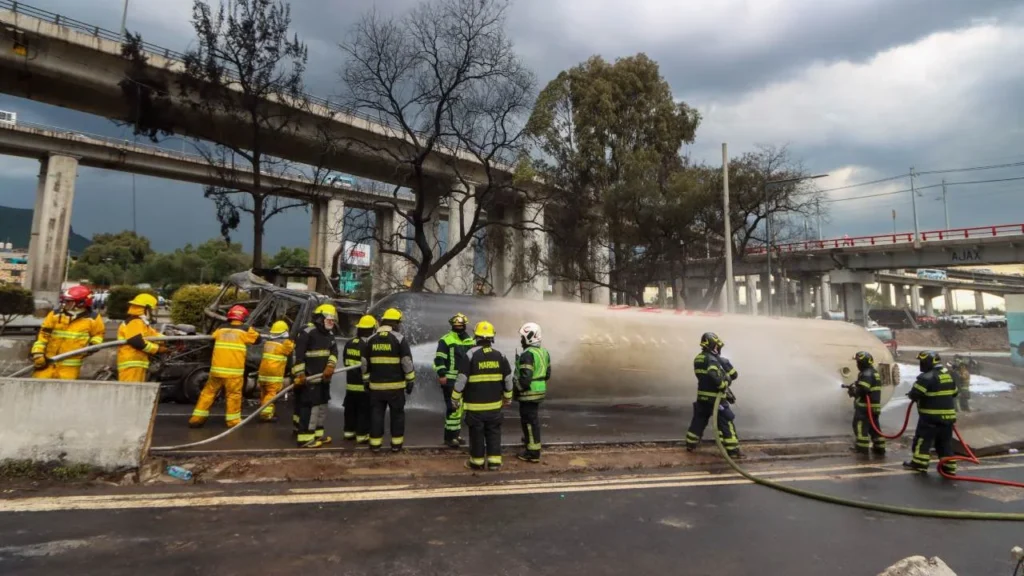 La Fiscalía CDMX indicó que avanza en los peritajes especializados para determinar las causas del accidente.