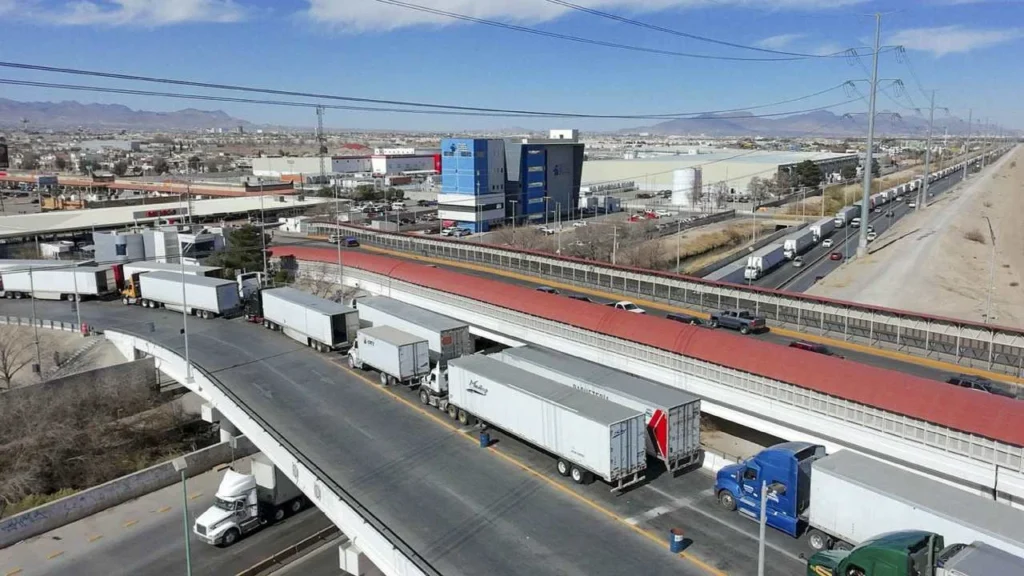 Funcionarios públicos pidieron a los diputados aprobar la reforma a la Ley Aduanera tras reconocer que existe corrupción y contrabando en dicho sector.