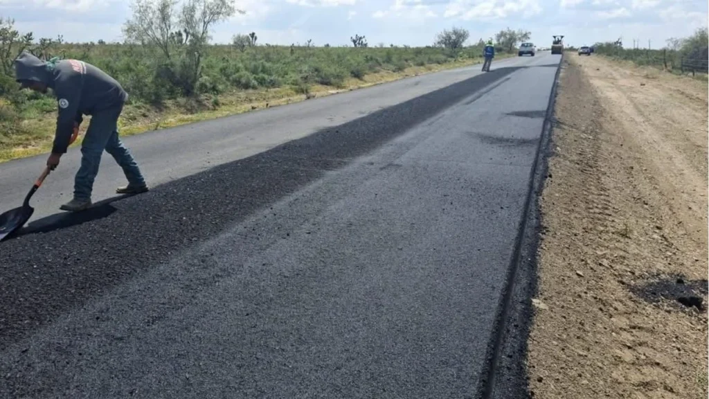 Ricardo Gallardo Cardona anunció que el moderno Camino Villa de Ramos beneficiará a más de 7 mil habitantes de cinco localidades de SLP.
