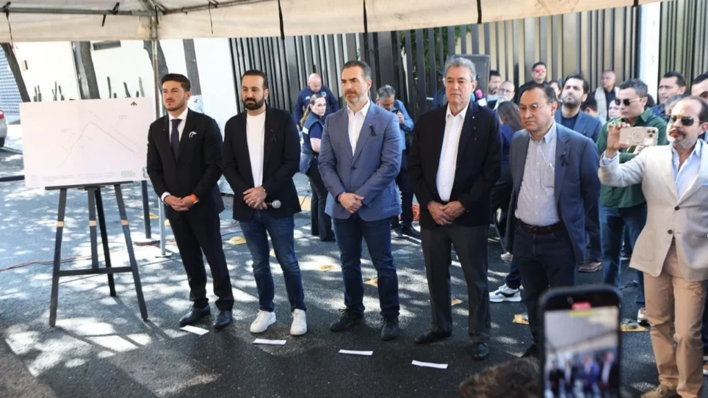 La primera fase del proyecto de interconexión vial Monterrey-San Pedro, consiste en la construcción del drenaje pluvial como obra base.