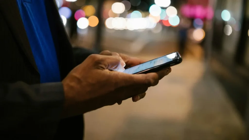 La relación entre la víctima y la 'Novia virtual' inicia con conversaciones cotidianas, intercambio de fotos y expresiones afectivas.