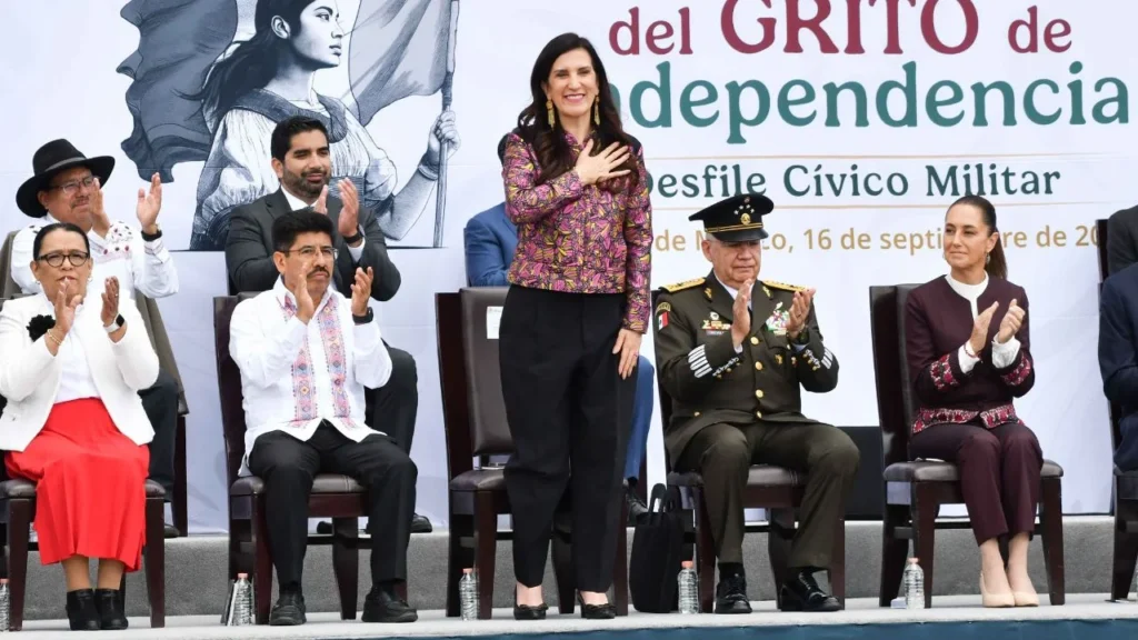 Por invitación, Kenia López Rabadán asiste a sesión solemne del Senado
