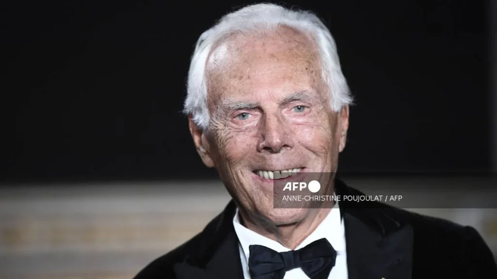 Este jueves 4 de septiembre se dio a conocer la noticia del fallecimiento de Giorgio Armani a la edad de 91 años.
