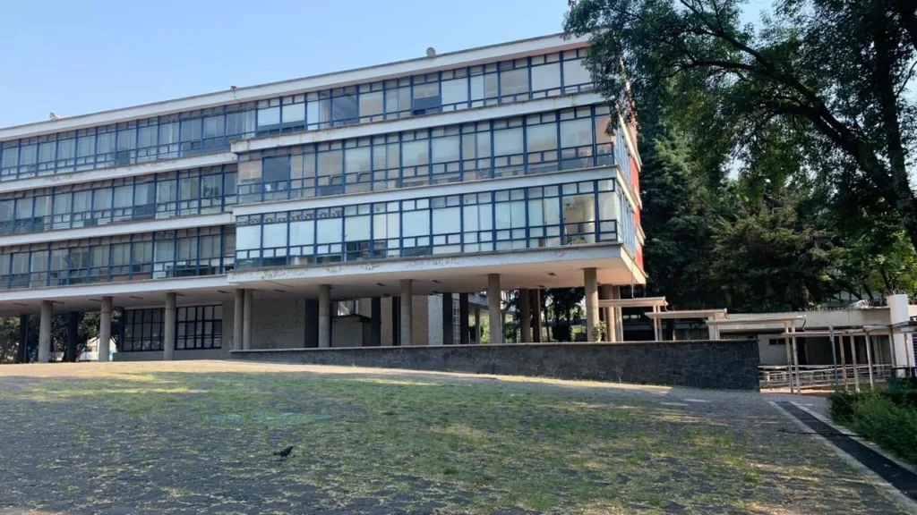 Reportan amenaza de bomba en la Facultad de Economía de la UNAM
