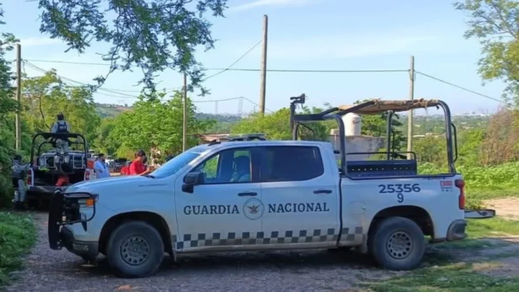 Fuerzas de seguridad investigan los homicidios vinculados al crimen organizado en distintas zonas de Sinaloa.