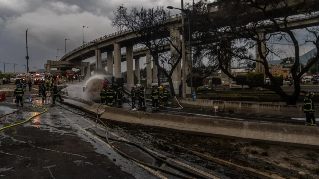 Sube a 6 muertos las víctimas por la explosión en el Puente de la Concordia