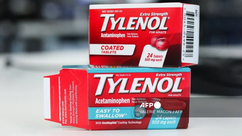 Donald Trump aconsejó a las embarazadas evitar tomar Tylenol o dárselo a sus hijos ante ante su posible relación con casos de autismo.