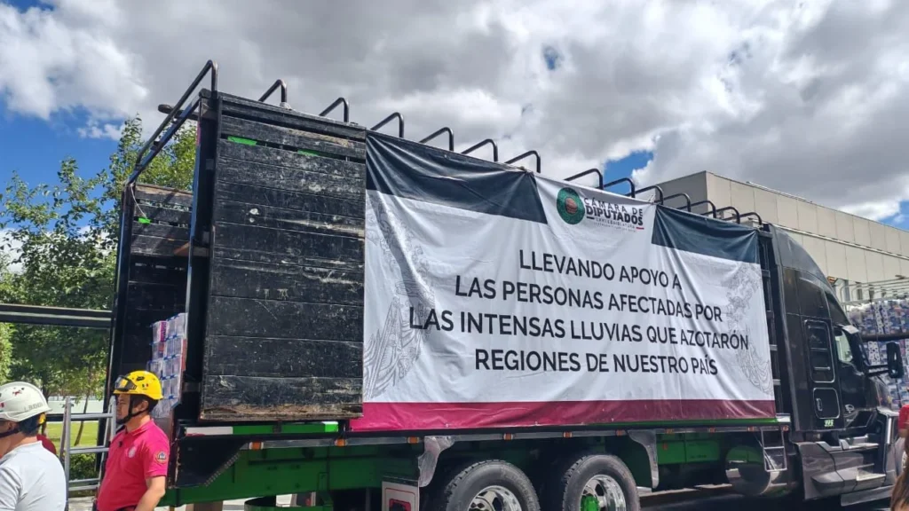 Ricardo Monreal explicó que hace tres días enviaron 48 toneladas de víveres a los damnificados tras las lluvias torrenciales.