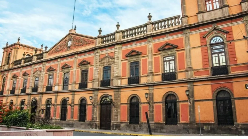 Mantienen paro de actividades en la UASLP debido al caso de una violación tumultuaria ocurrida en las instalaciones de la Federación Universitaria Potosina.