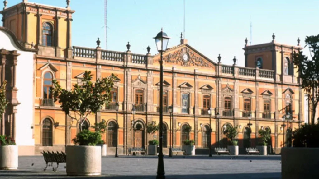 Mantienen paro de actividades en la UASLP debido al caso de una violación tumultuaria ocurrida en las instalaciones de la Federación Universitaria Potosina.