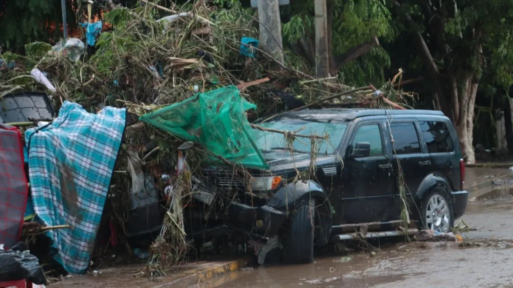 En Veracruz permanecen 10 caminos cerrados y 45 localidades incomunicadas, tras inundaciones por las lluvias 