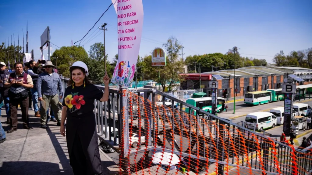 La Jefa de Gobierno estuvo acompañada por la alcaldesa de Tlalpan, Gabriela Osorio, así como el alcalde de Coyoacán, Giovani Gutiérrez, quienes coincidieron en que los trabajos de rehabilitación en inmediaciones del Estadio Azteca no sólo son para visitantes