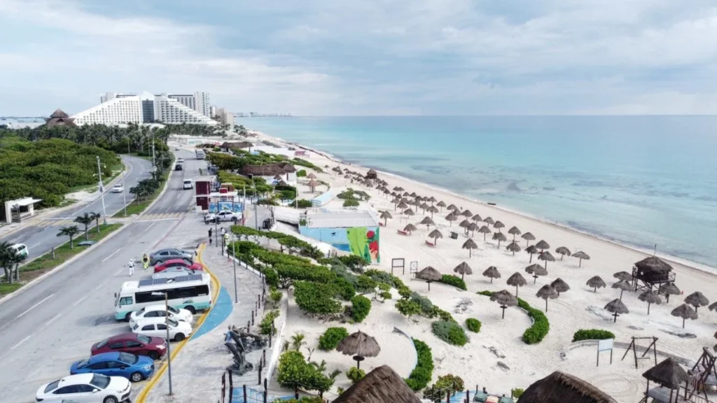 Alertan al ayuntamiento de Benito Juárez que el nuevo Programa de Desarrollo Urbano pone en riesgo de privatización a playas de Cancún.