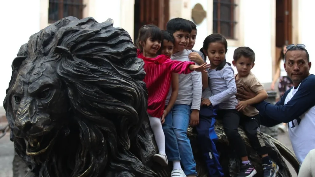 La primera infancia en México se enfrenta a diversos retos, entre ellos el mal en el hogar y el limitado acceso a salud.