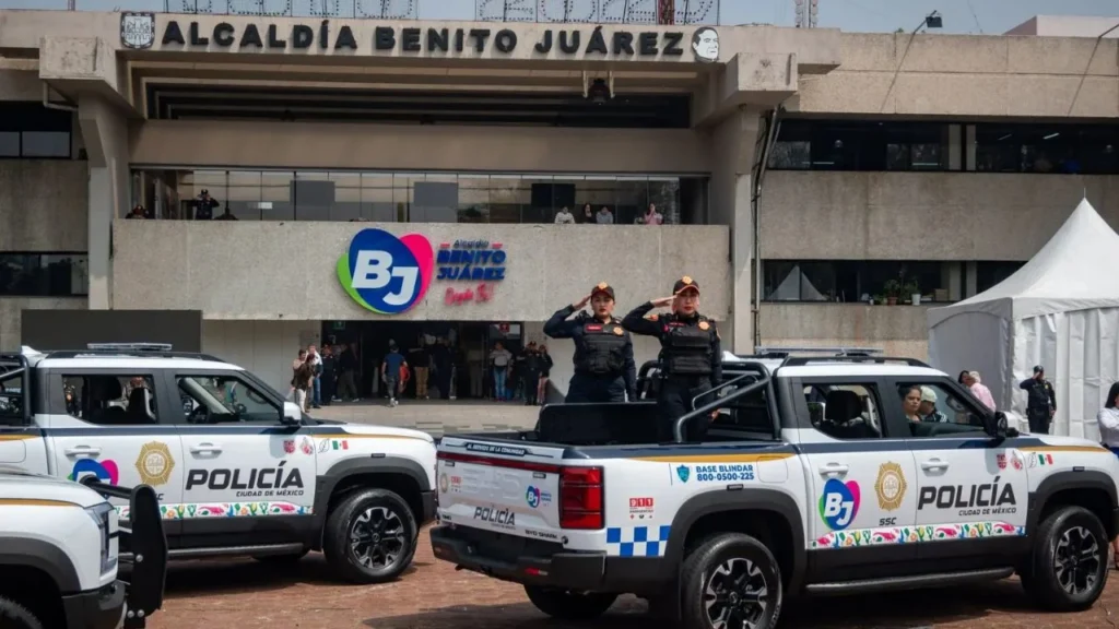 El alcalde de Benito Juárez, Luis Mendoza, presentó la integración de 40 nuevas patrullas híbridas para la demarcación.