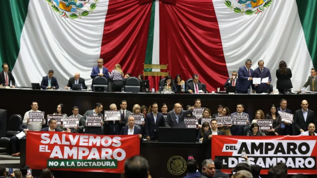 La Cámara de Diputados avaló el dictamen de la Ley de Amparo en lo general, con 345 votos a favor, 131 en contra y 3 abstenciones.