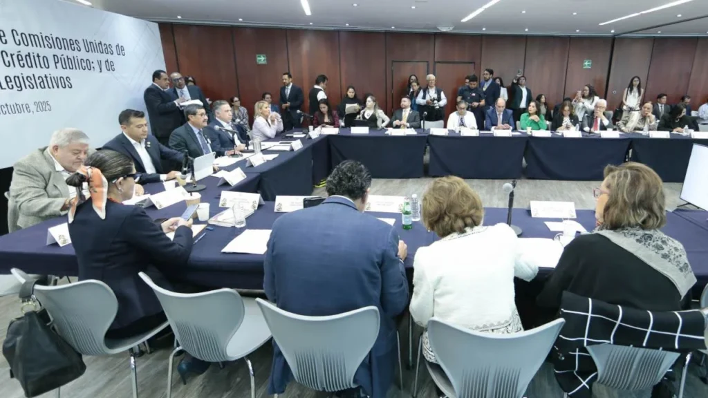 El dictamen fue aprobado por la mayoría de Morena y aliados, y el rechazo de la Oposición que consideró insuficientes los ajustes.