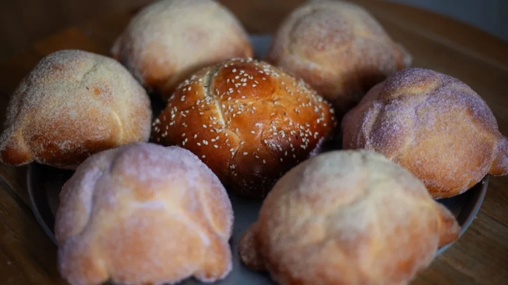 Estas son las calorías que tiene un pan de muerto según el IMSS