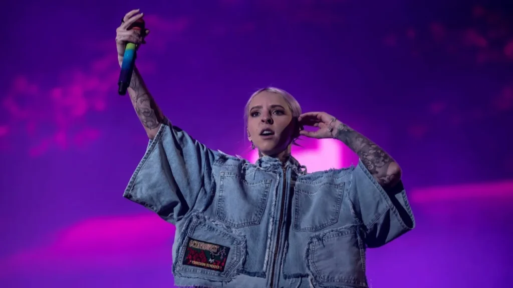 El Flow Fest 2025 celebra la transformación cultural impulsada por artistas femeninas en la música urbana, dominada por voces masculinas.