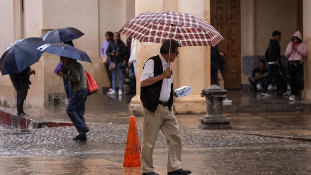 Conoce los estragos que provocarán las fuertes lluvias en algunas zonas del país en el clima del día de hoy.