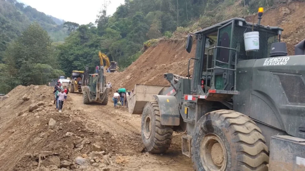 Ante la emergencia por lluvias, el Gobierno de Hidalgo informó de la apertura parcial de la conectividad en la Sierra Otomí-Tepehua.