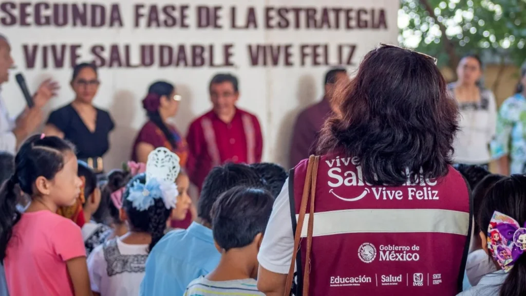 En Escárcega, Campeche, se cubrirán 65 planteles con el programa 'Vive Saludable, Vive Feliz' para beneficiar a siete mil 630 niños.