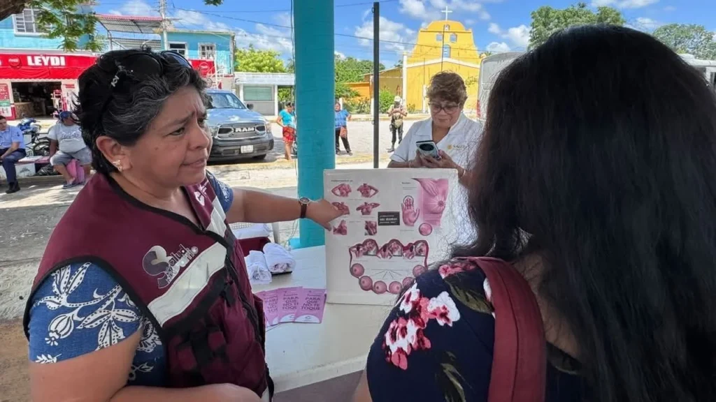 Todo el año se realizan estas actividades, pero se intensifican en octubre para fortalecer la detección oportuna del cáncer de mama.