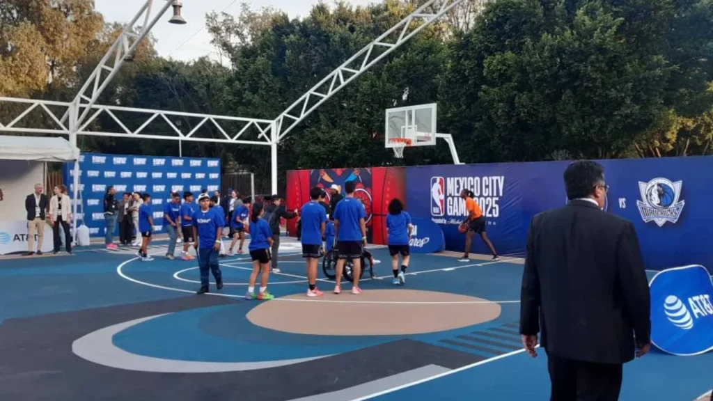 La NBA rescató una cancha de baloncesto en el Deportivo de Azcapotzalco.