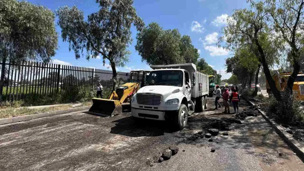  El municipio de Cuautitlán realiza obras de repavimentación en las inmediaciones del Campo 4 de la FES.
