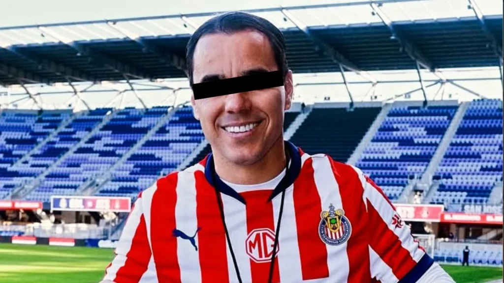 La Fiscalía General del Estado de Jalisco detuvo, presuntamente, al exfutbolista de Chivas, Omar Bravo, por presunto abuso de menores.