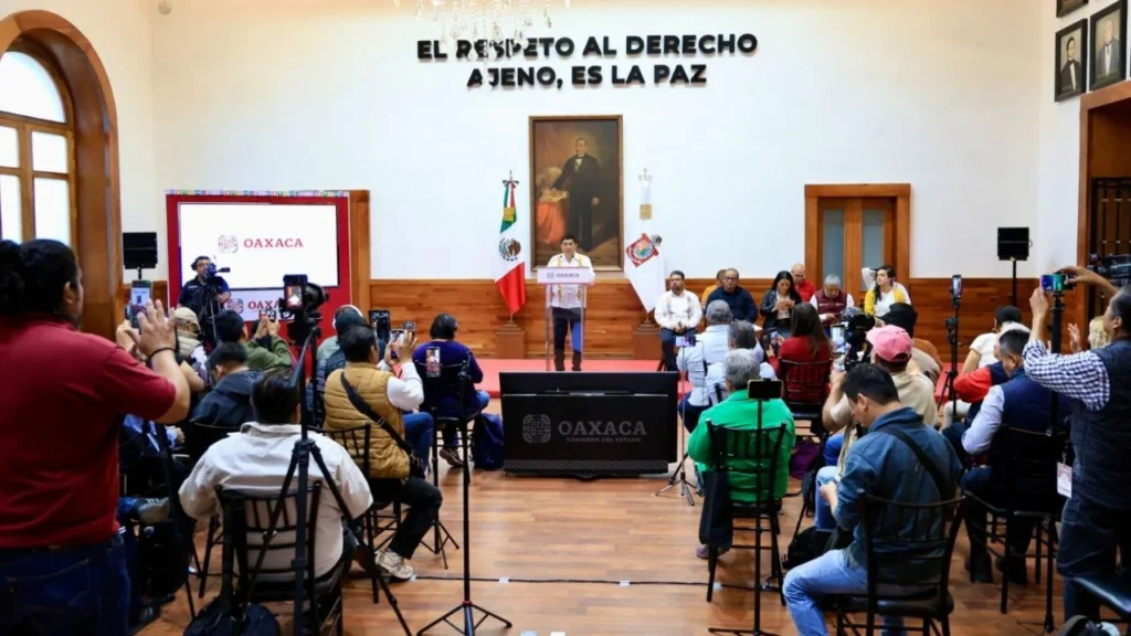 Salomón Jara Cruz en conferencia de prensa desde la CDMX.
