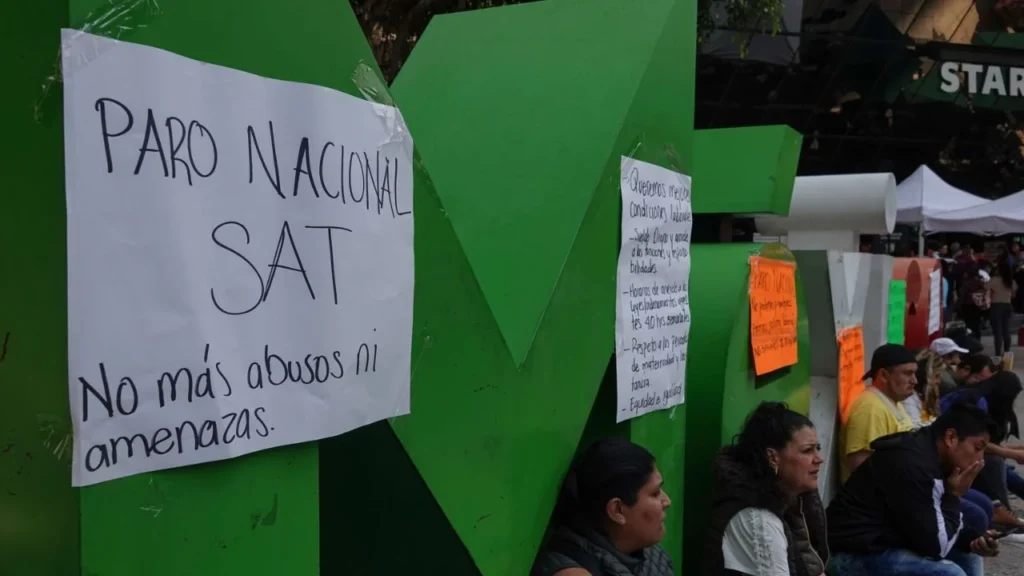Claudia Sheinbaum advirtió a los trabajadores del SAT que demandas como gastos médicos privados no se podrán atender, pues ni ella los tiene.