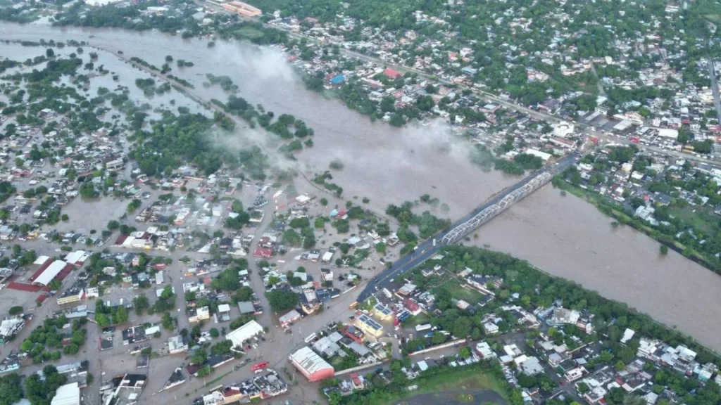 Suman 37 fallecidos por fuertes lluvias en cuatro estados