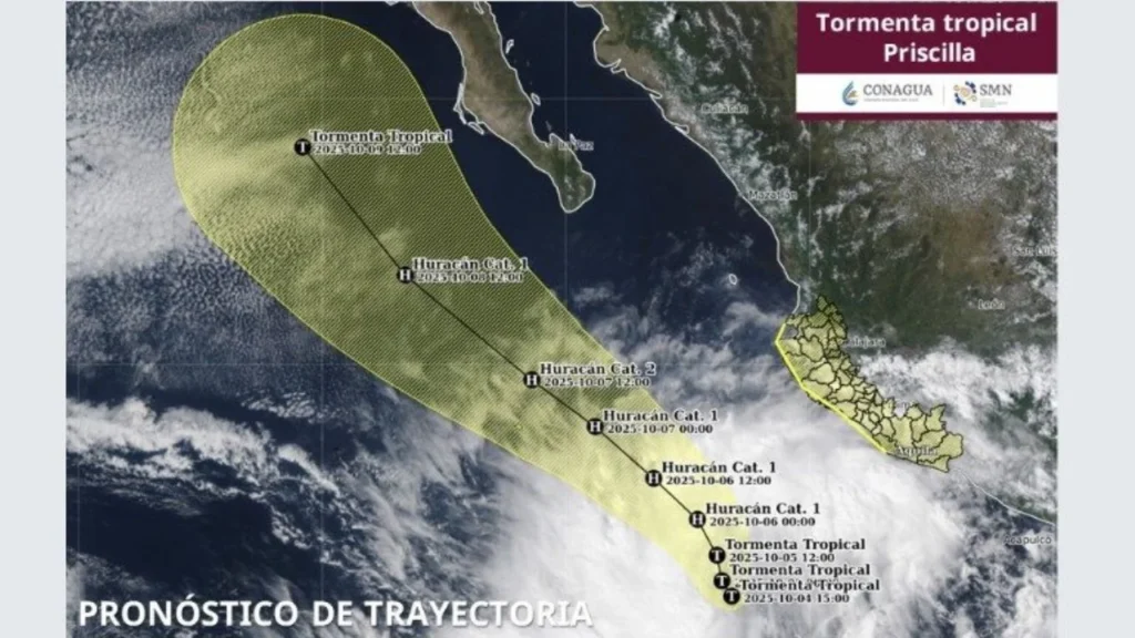 El centro de la Tormenta Tropical Priscilla se localiza a 470 kilómetros al sur-suroeste de Manzanillo, Colima y se desplaza al noroeste.