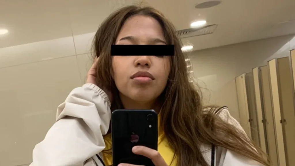 La joven Yusvely Marianny hablaba por teléfono con su pareja cuando decidió arrojarse, dejando sus pertenencias sobre el puente.