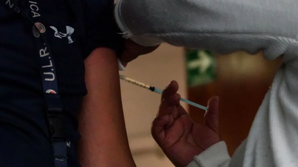 Las vacunas son seguras y están disponibles de manera gratuita en las unidades médicas del sector público