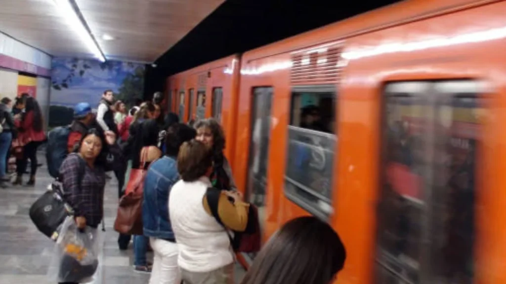 Reabren dos estaciones Hidalgo (L2 y L3) y Pino Suárez (L1 y L2) de las 15 cerradas temporalmente